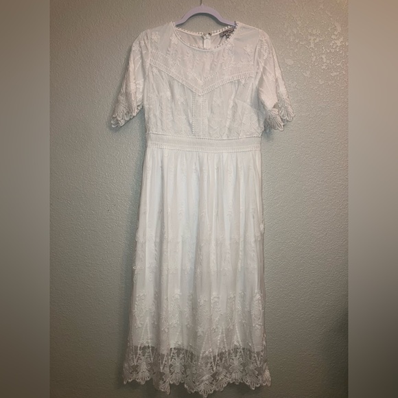 Polagram Dresses & Skirts - Polagram White Floral Lace Modest Dress